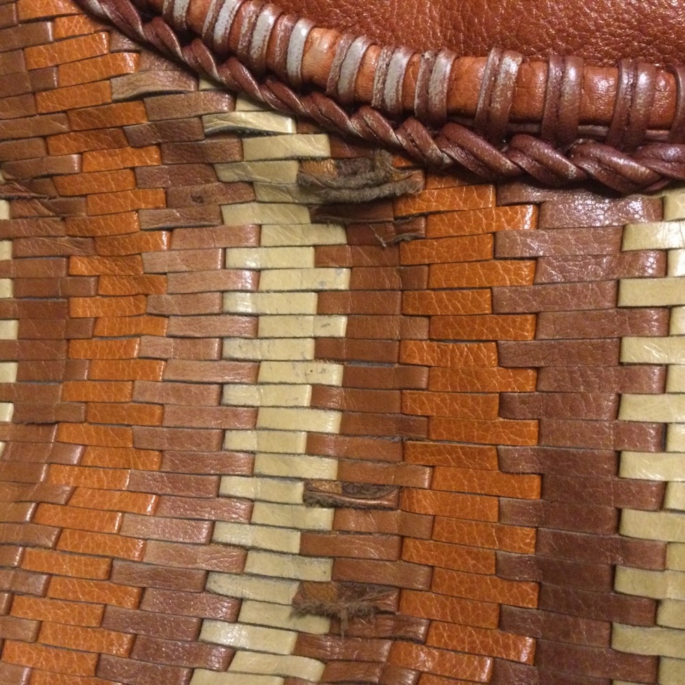 Isabella Fiore Authentic Woven Leather Shoulder Bag - Picture 11 of 16